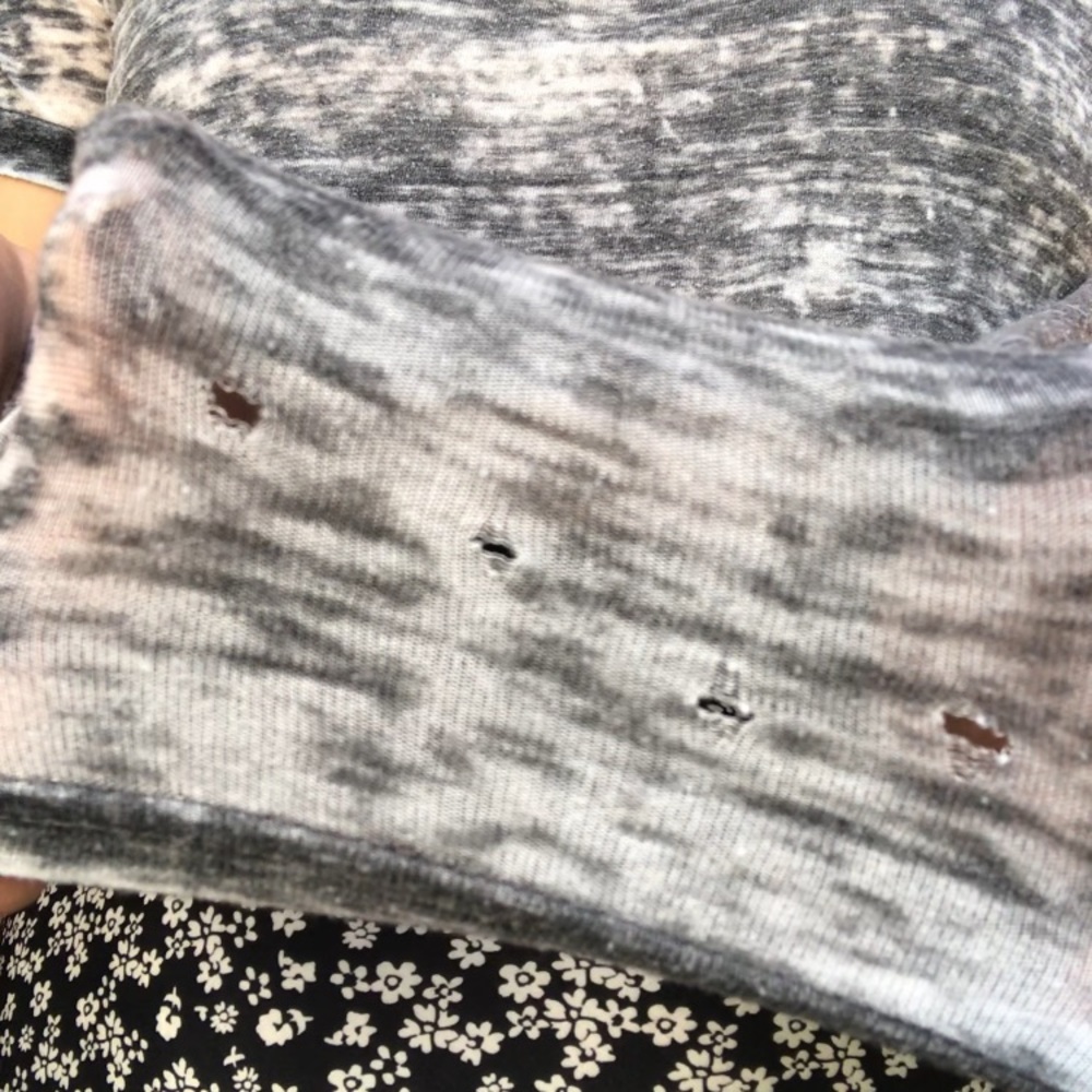 Grey tee - Picture 3 of 5